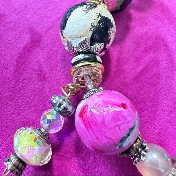 Handmade one-of-a-kind hand painted bracelet with charms howlite tribal boho - Picture 7 of 11